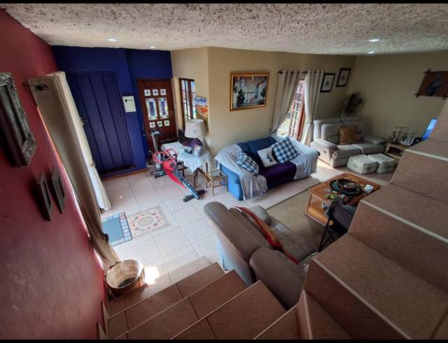 5 BEDROOM TOWNHOUSE FOR SALE IN ELARDUSPARK